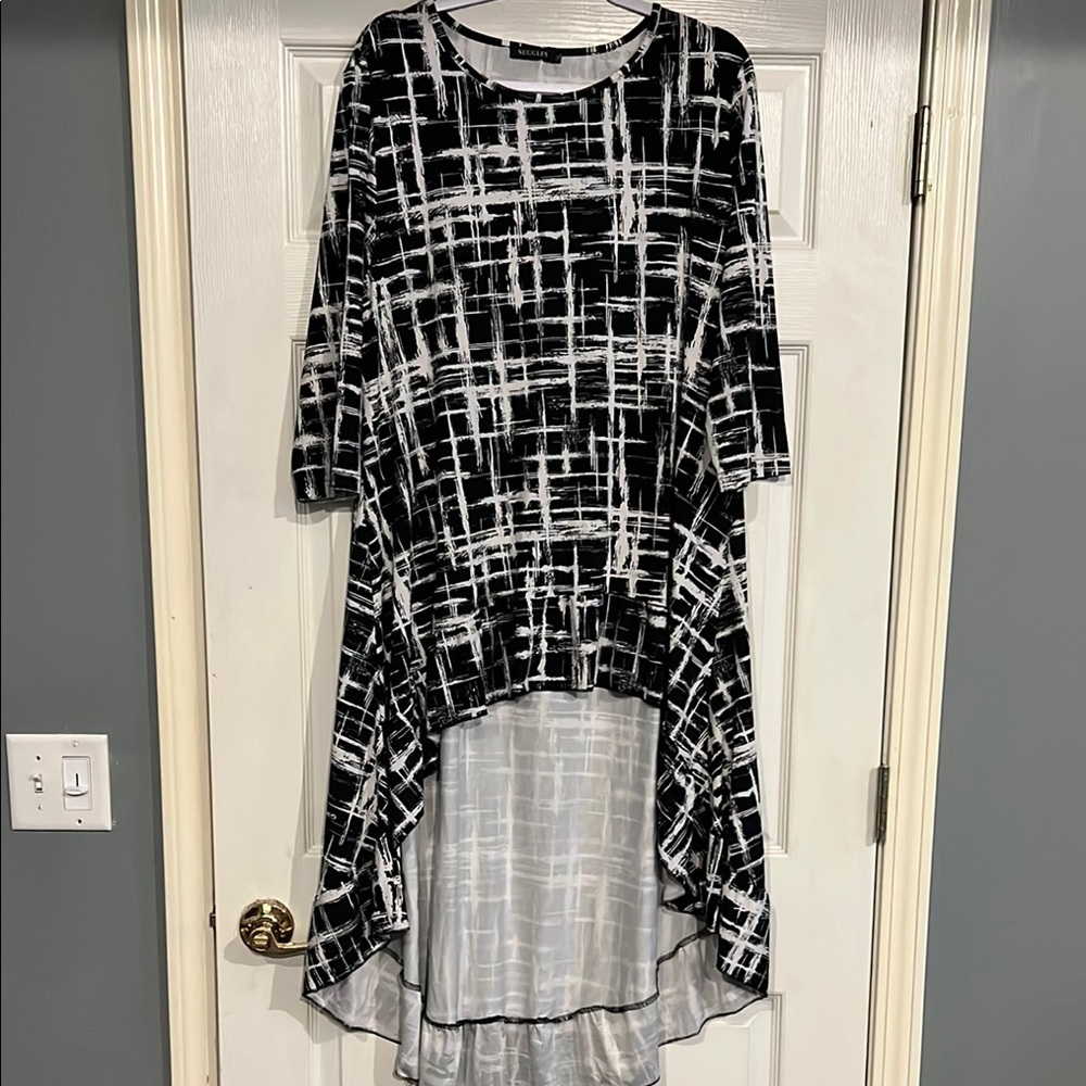 Nuggles Black and White High Low Top